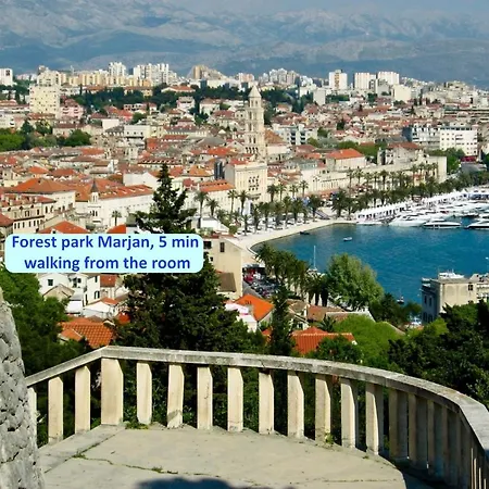 Lovely Room In Perfect Location Split